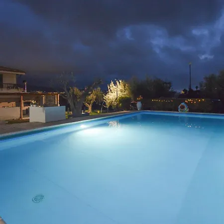 Amazing In With Swimming Pool Apartamento *